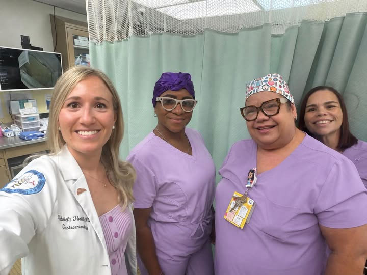 Dra. Gabriela Portilla y staff